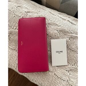 Celine Large Zipped Wallet in Grained Calfskin Fucshia✨